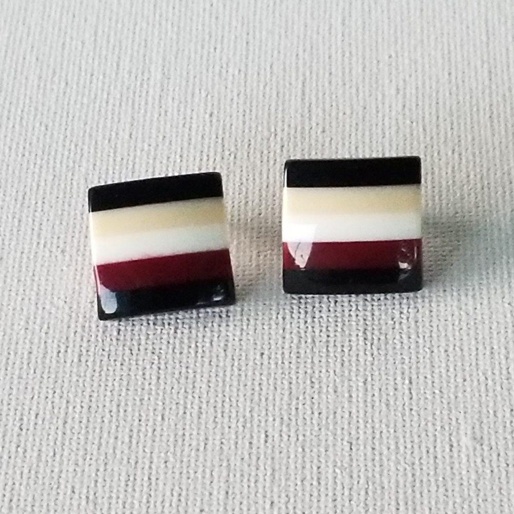 Earring - Picture 4 of 6